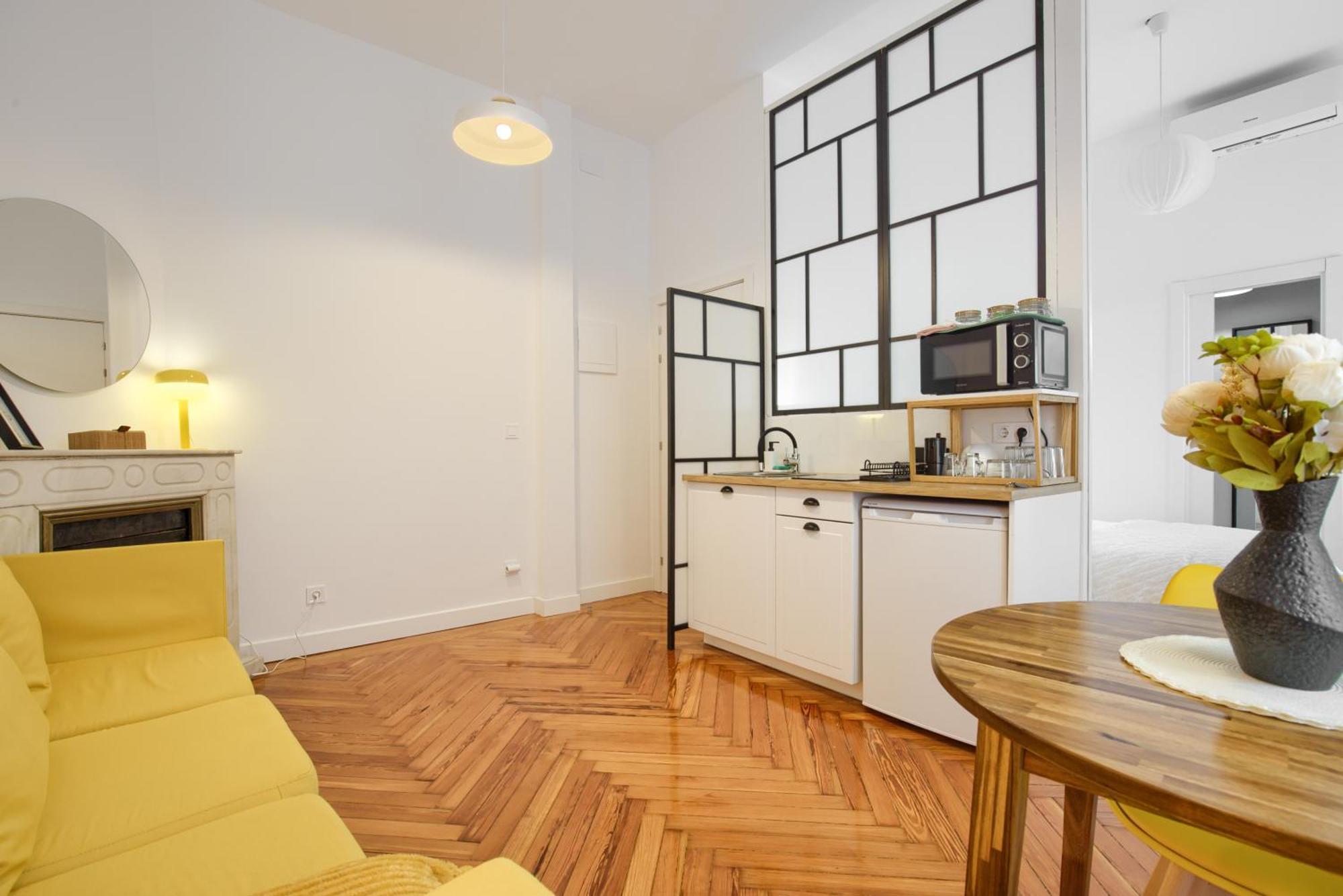 Mezzanine Orange Apartment Madrid Room photo