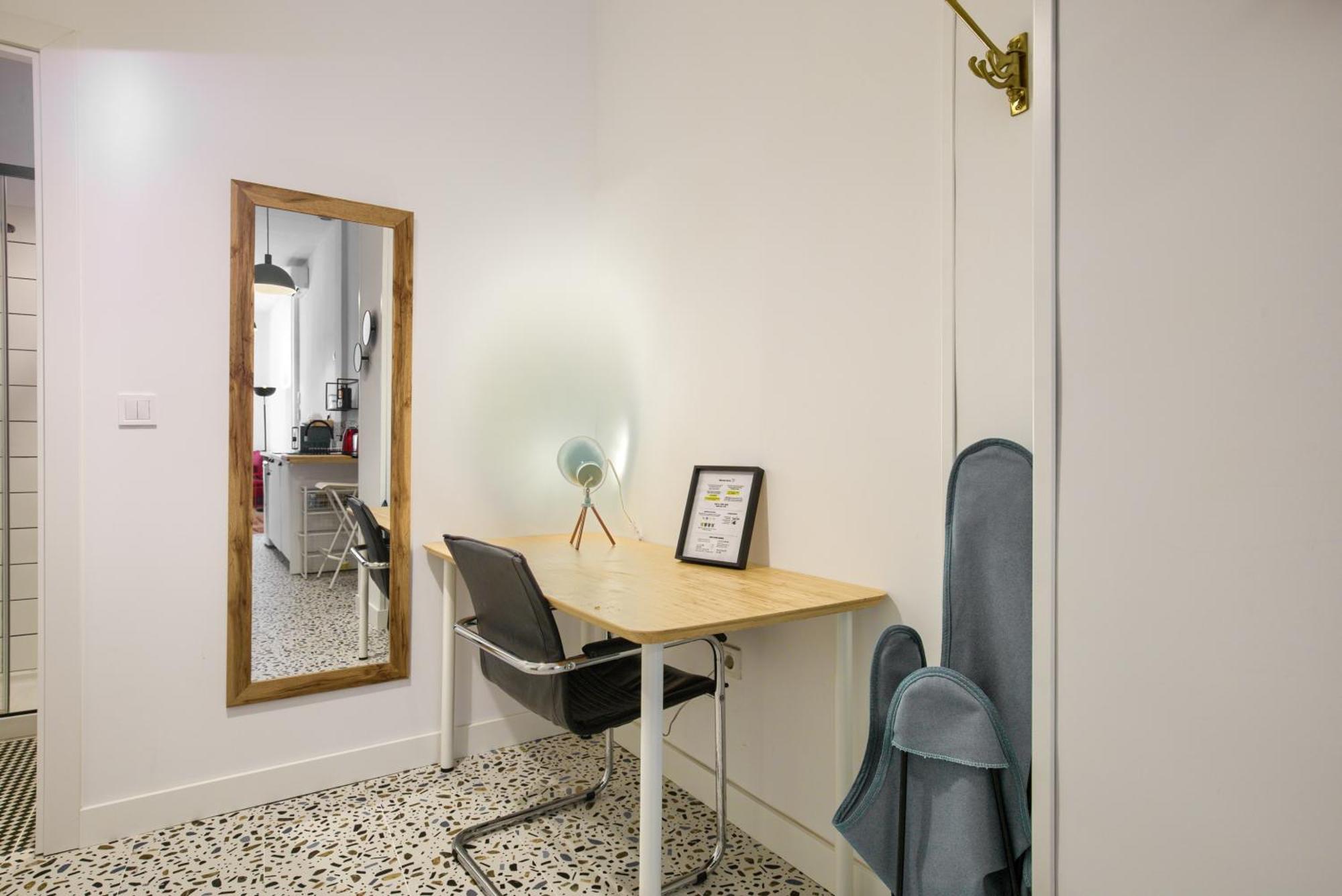 Mezzanine Orange Apartment Madrid Room photo